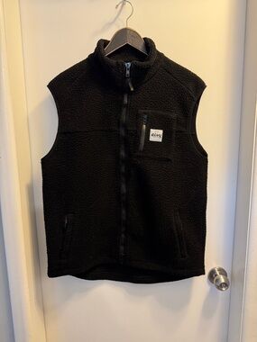 Eivy Black Sherpa Fleece Vest